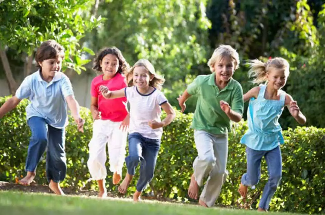 children running